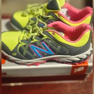 Size 11 - Women's New Balance 612 All Terrain N Fuse womens Gray / Yellow